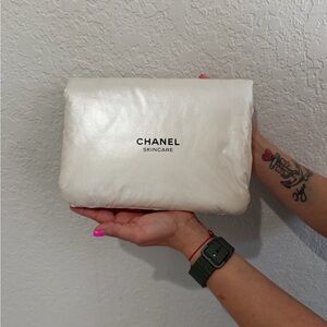 GWP Chanel White Shimmery Skincare Makeup Case